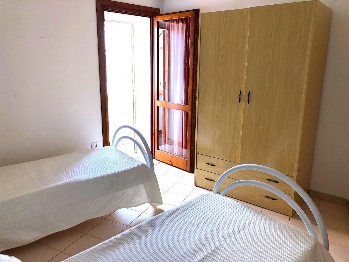 Apartment Romina Tergu Bagian luar foto
